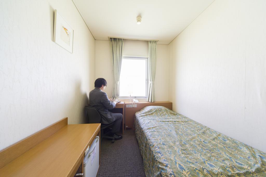 Hotel Hiroshima Sunplaza Habitación foto